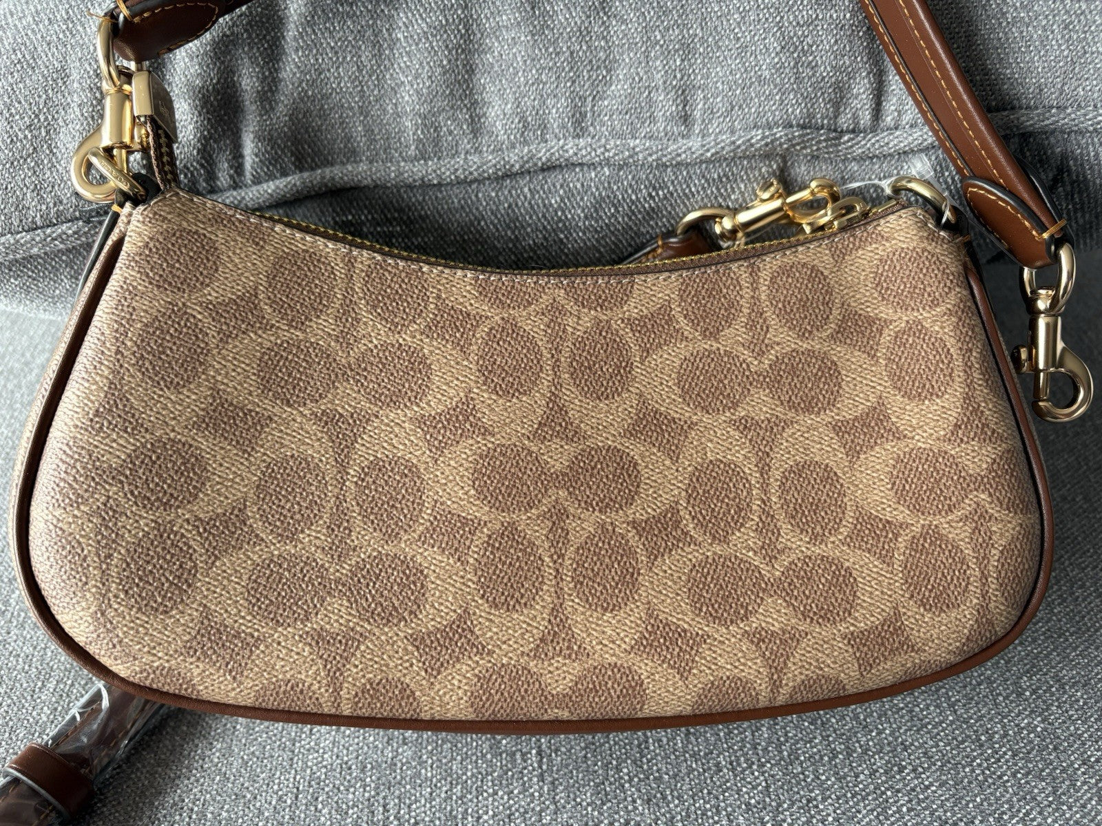 NWT Coach Ashton Crossbody β Brown Signature Canvas π€